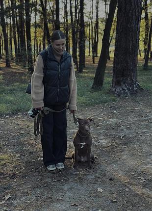 Жилетка з єко кожи , без дефектів , дуже гарно виглядає в образі