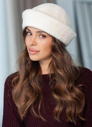 Стильна, трендова шапка