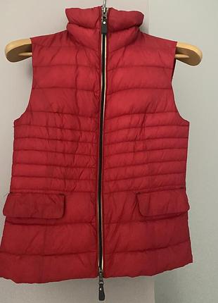 Легка пухова жилетка