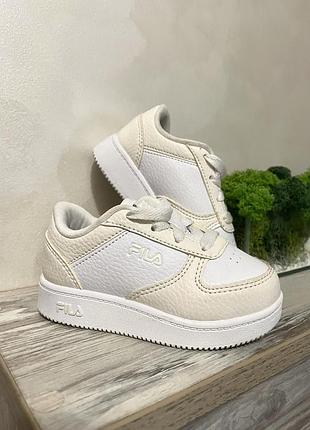 Кросівки шкіряні білі, бежеві fila 14 cм устілку 22 -23 розмір