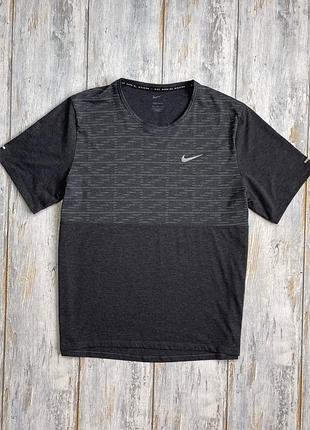 Чоловіча футболка nike