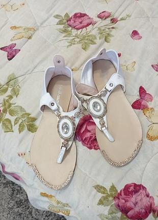 Босоножки летние