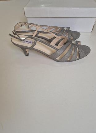 Босоножки 41-42 р стразы