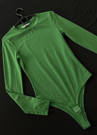 Боді зеленого кольору, б/у, у хорошому стані.