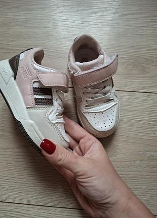 Кросівки дитячі