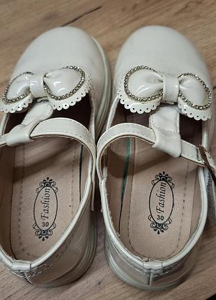 Туфельки для девочки лаковые 30 размер 2