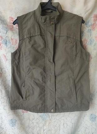 Жилетка без утеплювача.
