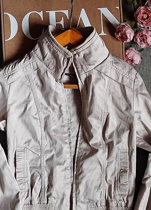 Бомбер бежевый