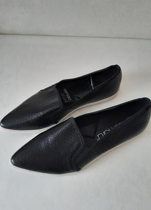 Лоферы,туфли женские черные в змеиный принт, 39 размер эко кожа