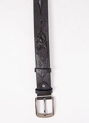 Кожаный мужской ремень черного цвета