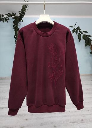 Свитшот с вышивкой. в наличии в трех цветах.
