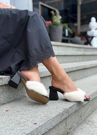 Шлепанцы женские из натуральной кожи с мехом норки