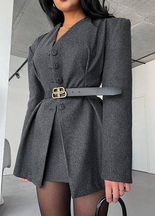 Костюм жіночий
