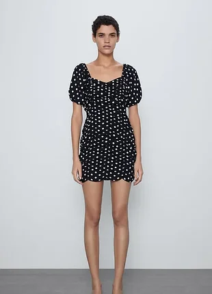 Платье мини в горошек