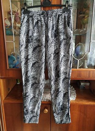 Легкие спортивные штаны