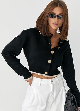 Короткий кардиган на ґудзиках із контрастною окантовкою