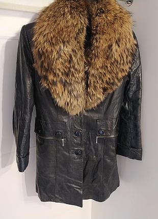 Натуральна шкіряна куртка р. 46