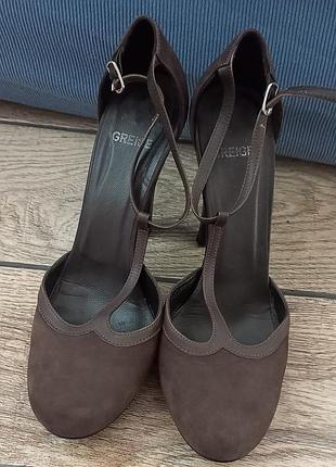 Праздничные женские туфли