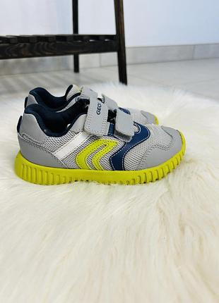 Дитячі кросівки geox