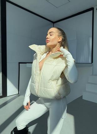 Демисезонная жилетка