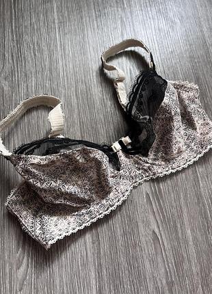 Дуже красивий бюстгальтер з мереживом