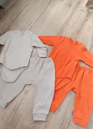 2комплекта боди с штанишками