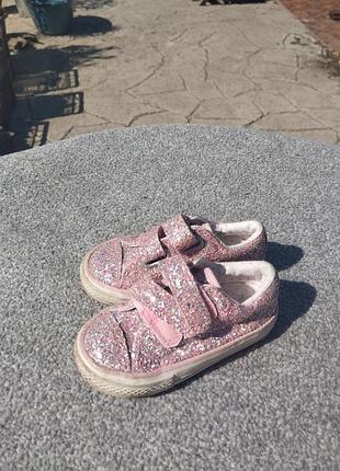 Кросівки для малюків