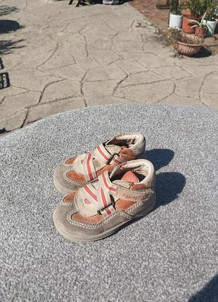 Кросівки для малюків