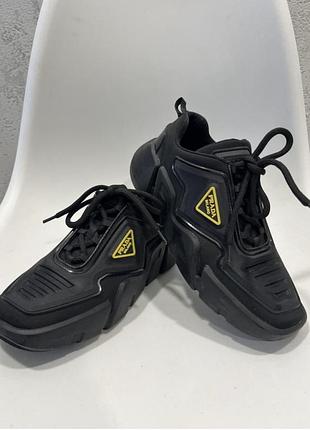 Кросівки жіночі prada