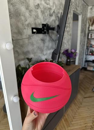 Яскравий горщик для квітів nike 3