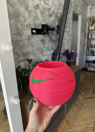 Яскравий горщик для квітів nike 4