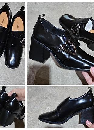Туфли ботинки закрытые с пряжкой