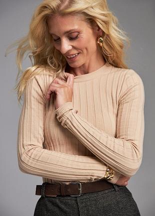 Бежевий лонгслів з шовковистої пряжі люксової якості