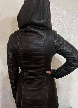 Дублянка жіноча темно-коричневого кольору з капюшоном розмір s турція