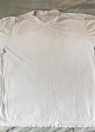 Футболка біла