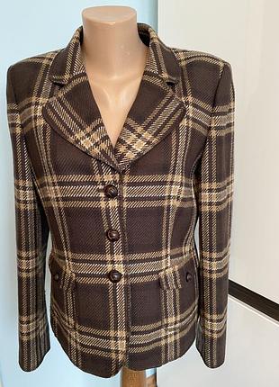 Шикарни піджак з вовни