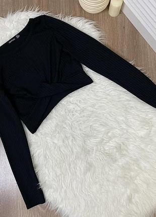 Лонгслів в рубчик вкорочена кофта чорна