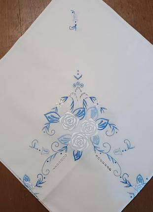 Скатерть с вышивкой