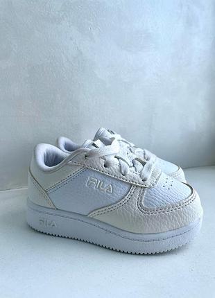 Базові білі кросівки шкіряні 23 22 розмір 14 см устілку