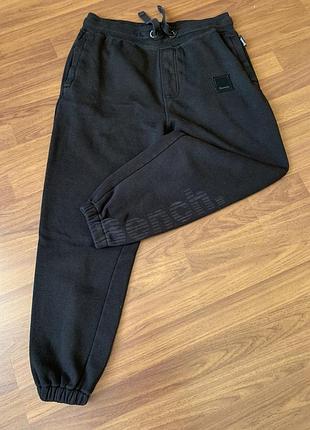 Чорні трикотажні джогери bench