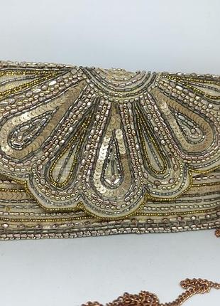 Сумочка вышитая бисеро и бусинами.