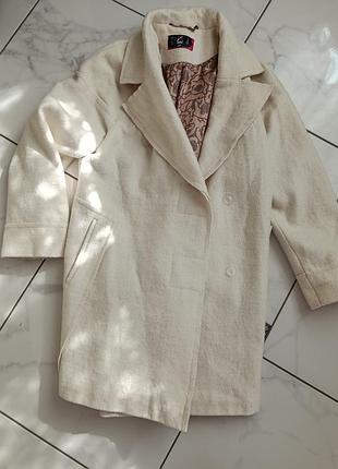 Пальто фирменное