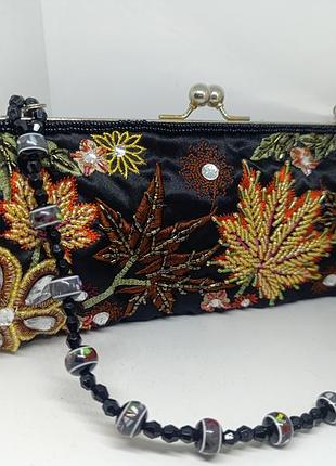Сумочка с вышивкой.