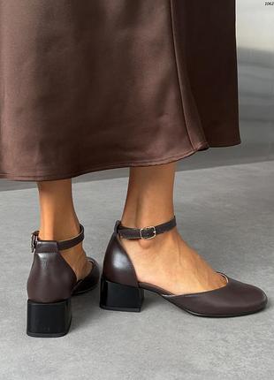 Витончені туфельки на каблуках