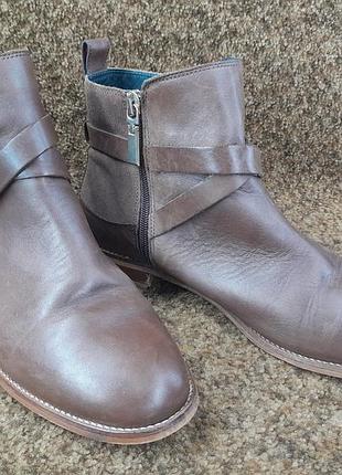 Ботинки кожа оригинал tommy hilfiger 40 размер.