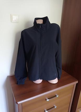 Спортивная ветровка от under armour