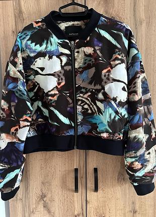 Куртка бомбер легка стильна цікавий принт