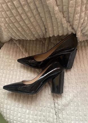Туфлі жіночі