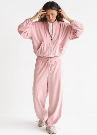 Костюм женский спортивный велюровый стильный повседневный кофта на молнии и штаны палаццо - джоггеры розовый