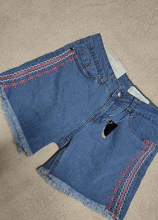Шорты с вышивкой